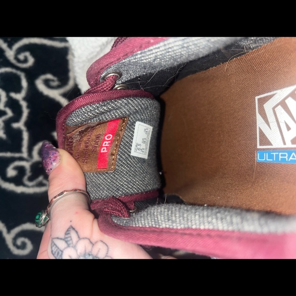 Shoes - Picture 2 of 3